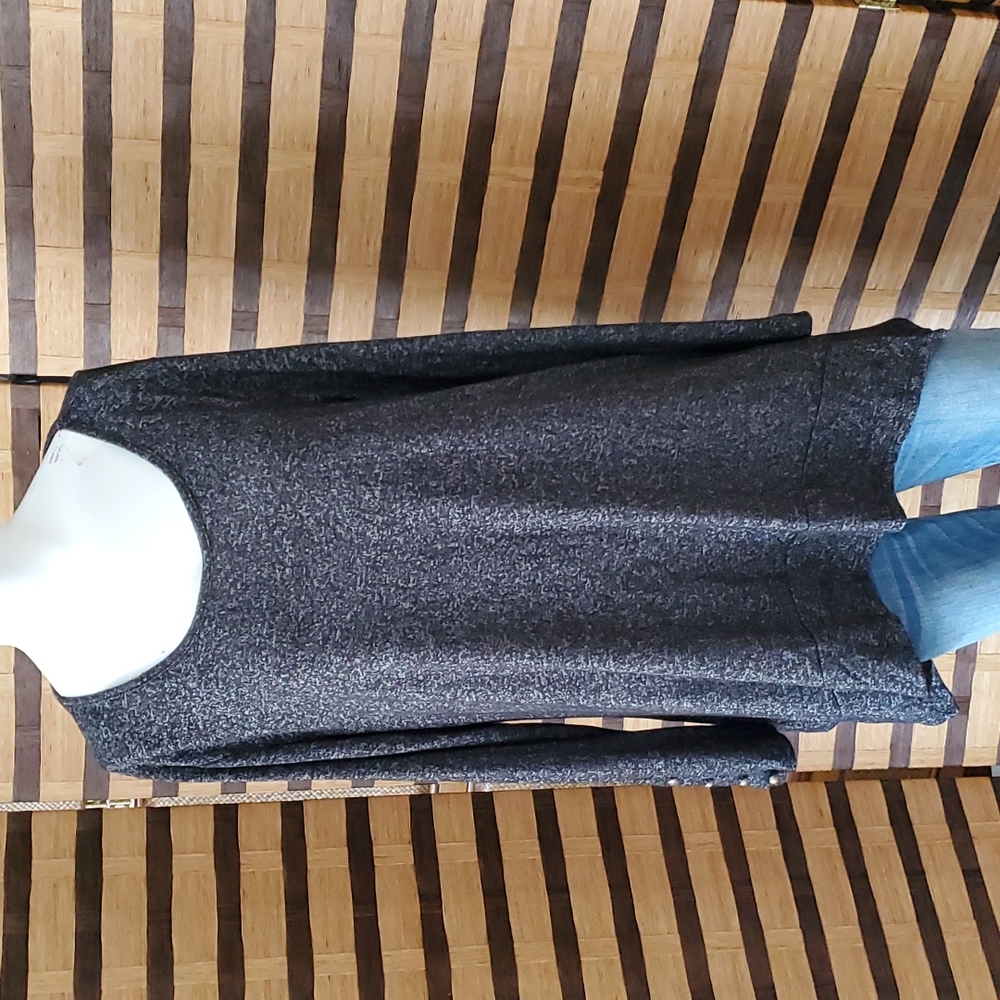 Accent grey Stretch top